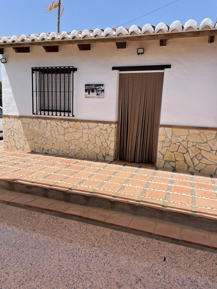 2 soveværelse Finca/Landehus til salg i Vinuela med swimmingpool - € 273.000 (Ref: 6483331)