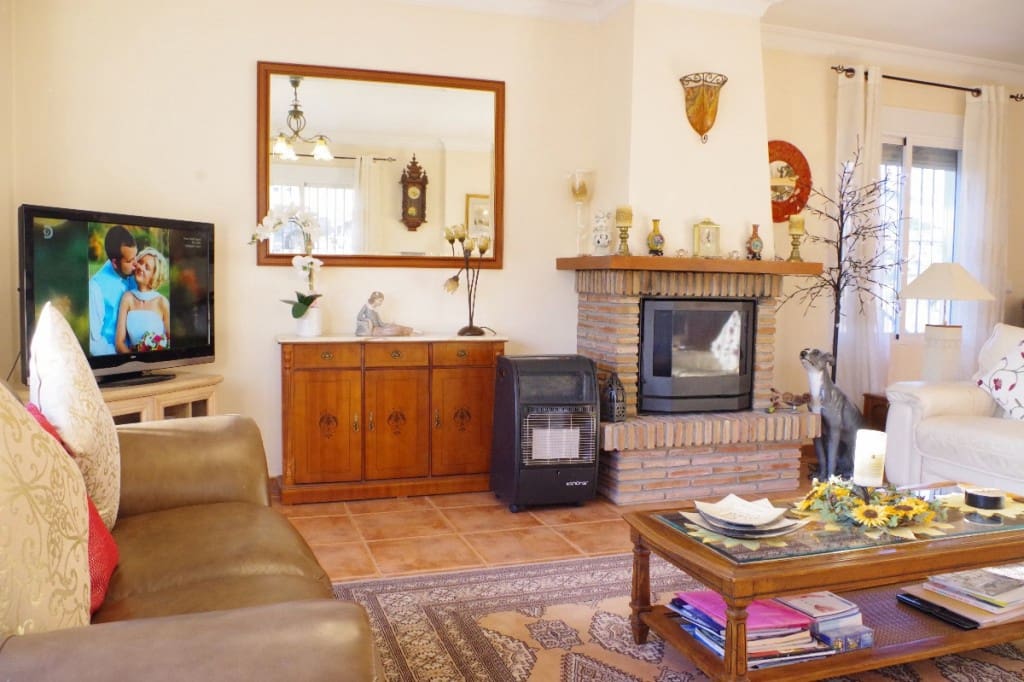 5 soveværelse Finca/Landehus til salg i Alcaucin med swimmingpool - € 459.000 (Ref: 6483332)