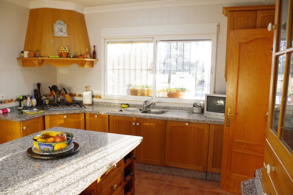 5 soveværelse Finca/Landehus til salg i Alcaucin med swimmingpool - € 459.000 (Ref: 6483332)