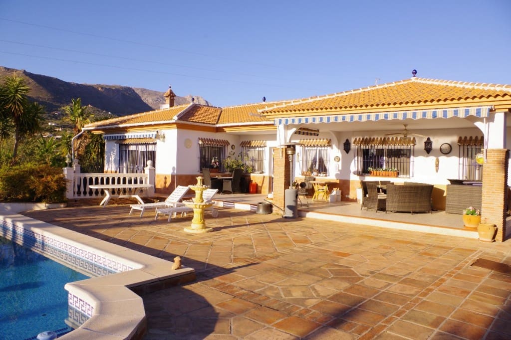 5 soveværelse Finca/Landehus til salg i Alcaucin med swimmingpool - € 459.000 (Ref: 6483332)