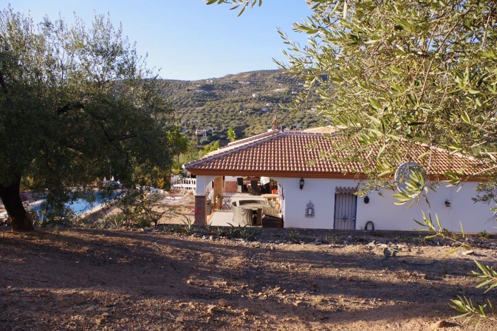 5 soveværelse Finca/Landehus til salg i Alcaucin med swimmingpool - € 459.000 (Ref: 6483332)