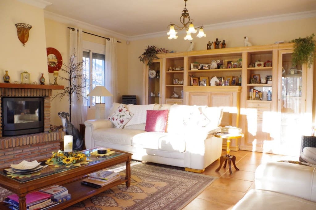 5 soveværelse Finca/Landehus til salg i Alcaucin med swimmingpool - € 459.000 (Ref: 6483332)