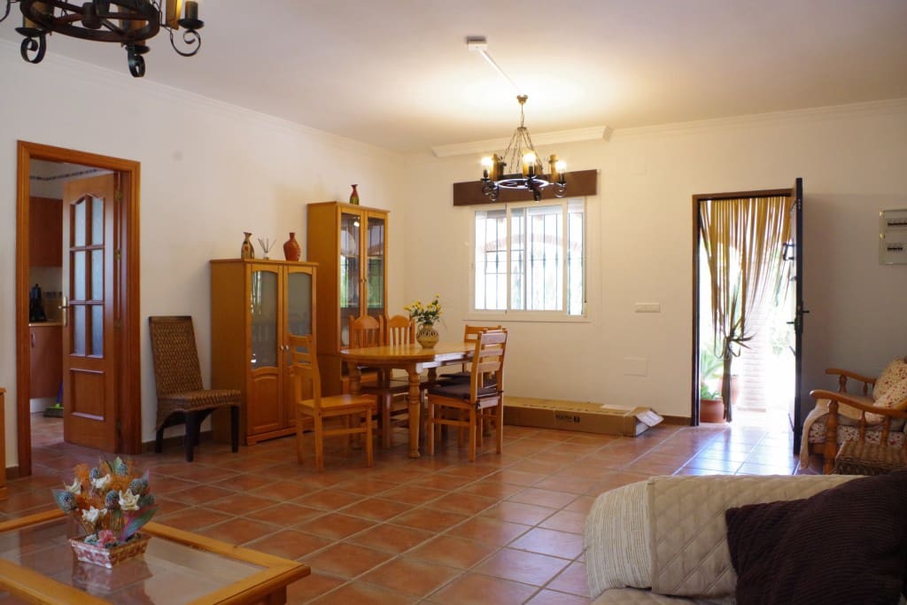 3 chambre Finca/Maison de Campagne à vendre à Canillas de Aceituno avec piscine - 350 000 € (Ref: 6730531)