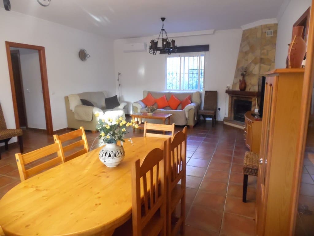 3 chambre Finca/Maison de Campagne à vendre à Canillas de Aceituno avec piscine - 350 000 € (Ref: 6730531)