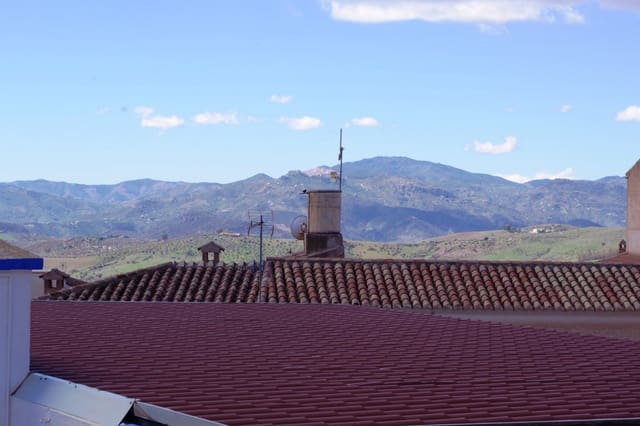 3 makuuhuone Omakotitalo myytävänä paikassa Periana - 126 000 € (Ref: 6784478)