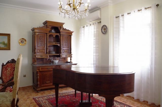 4 slaapkamer Villa te koop in Caleta de Vélez, Vélez-Málaga met zwembad - € 485.000 (Ref: 6794839)