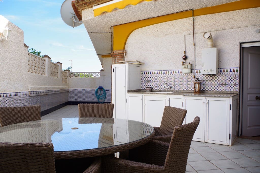 4 soveværelse Villa til salg i Caleta de Velez med swimmingpool - € 485.000 (Ref: 6794839)