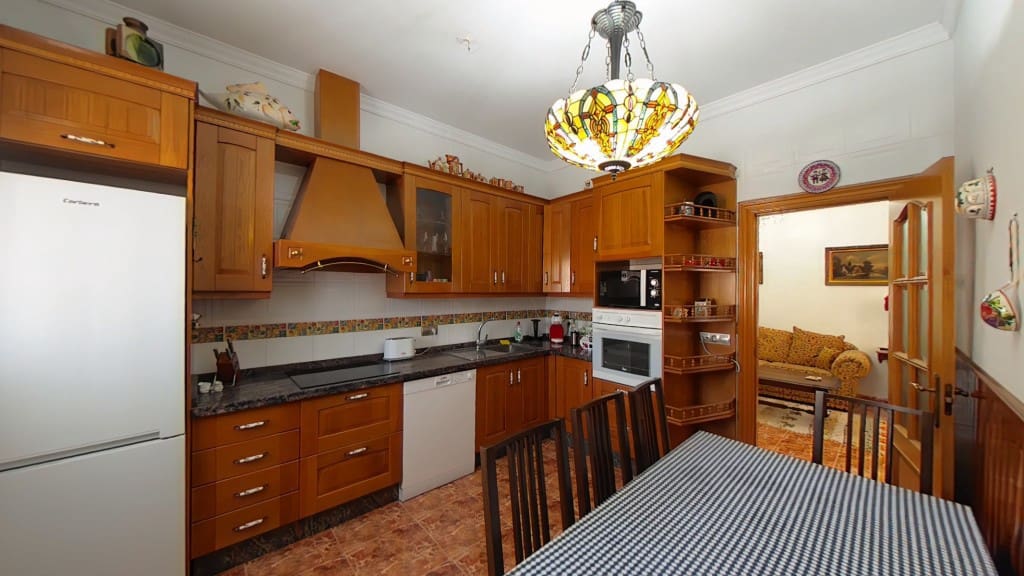 4 soveværelse Villa til salg i Caleta de Velez med swimmingpool - € 485.000 (Ref: 6794839)