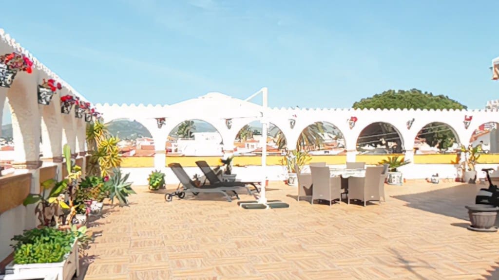 4 soveværelse Villa til salg i Caleta de Velez med swimmingpool - € 485.000 (Ref: 6794839)