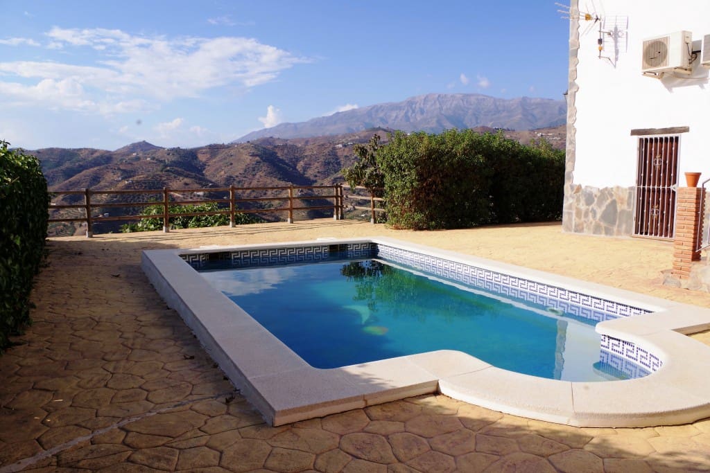 4 bedroom Finca/Country House for sale in Sayalonga with pool - € 570,000 (Ref: 7287922)