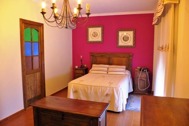 4 chambre Finca/Maison de Campagne à vendre à Sayalonga avec piscine - 570 000 € (Ref: 7287922)