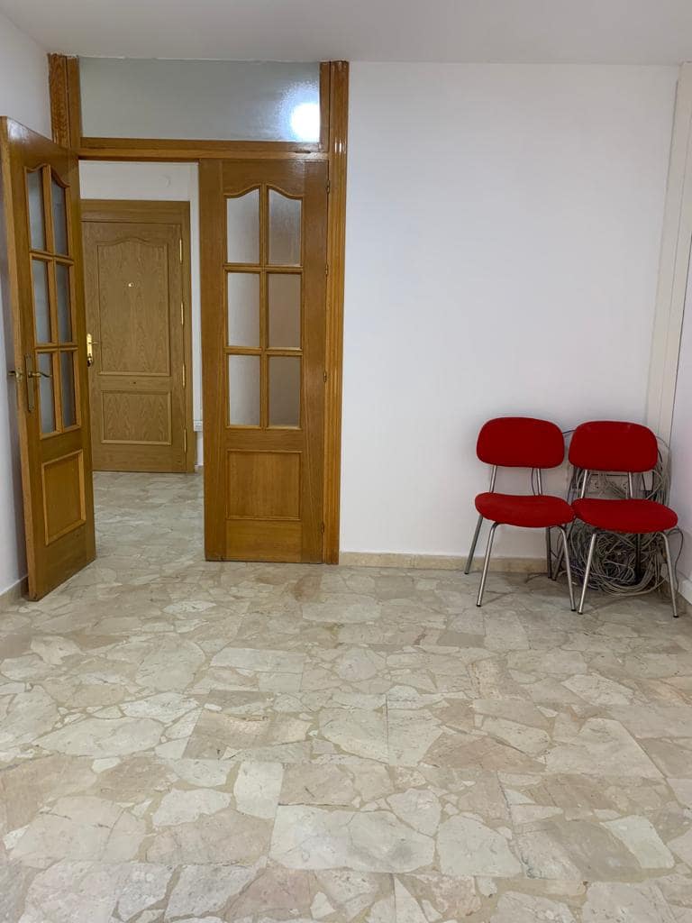 2 soveværelse Kontor til salg i Malaga by - € 330.000 (Ref: 7353114)