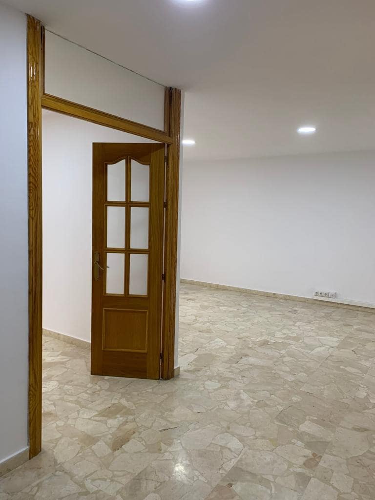 2 soveværelse Kontor til salg i Malaga by - € 330.000 (Ref: 7353114)