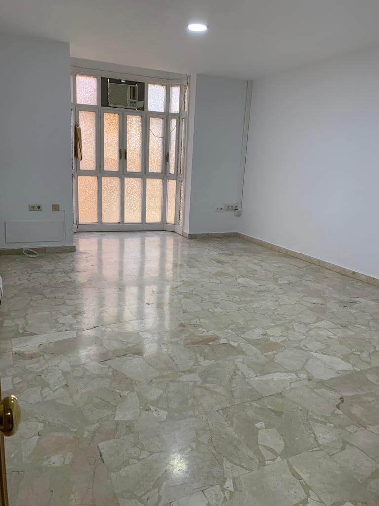 2 soveværelse Kontor til salg i Malaga by - € 330.000 (Ref: 7353114)