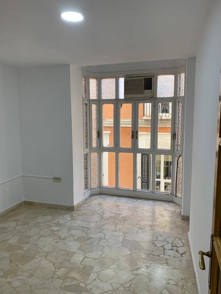 2 soveværelse Kontor til salg i Malaga by - € 330.000 (Ref: 7353114)