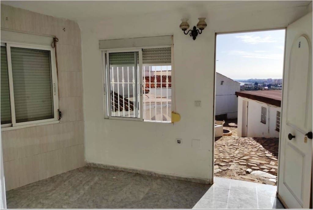 11 soveværelse Villa til salg i Caleta de Velez - € 585.000 (Ref: 7738567)