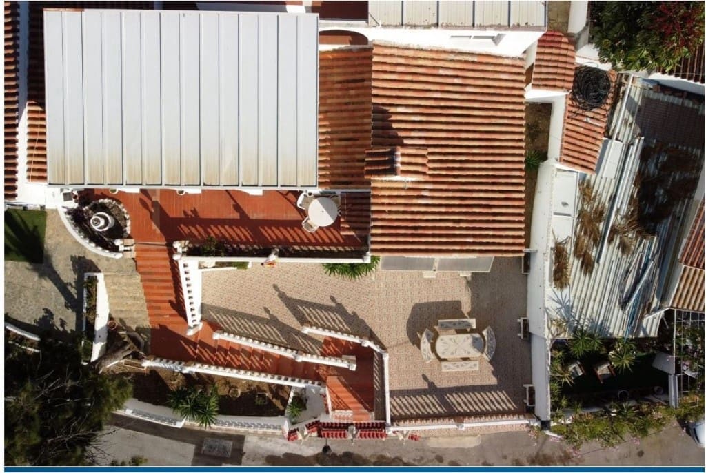 11 soveværelse Villa til salg i Caleta de Velez - € 585.000 (Ref: 7738567)