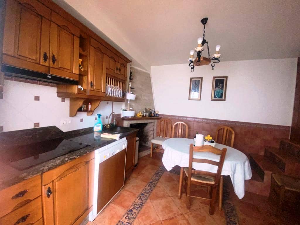 4 soveværelse Byhus til salg i Canillas de Albaida - € 168.000 (Ref: 7752209)