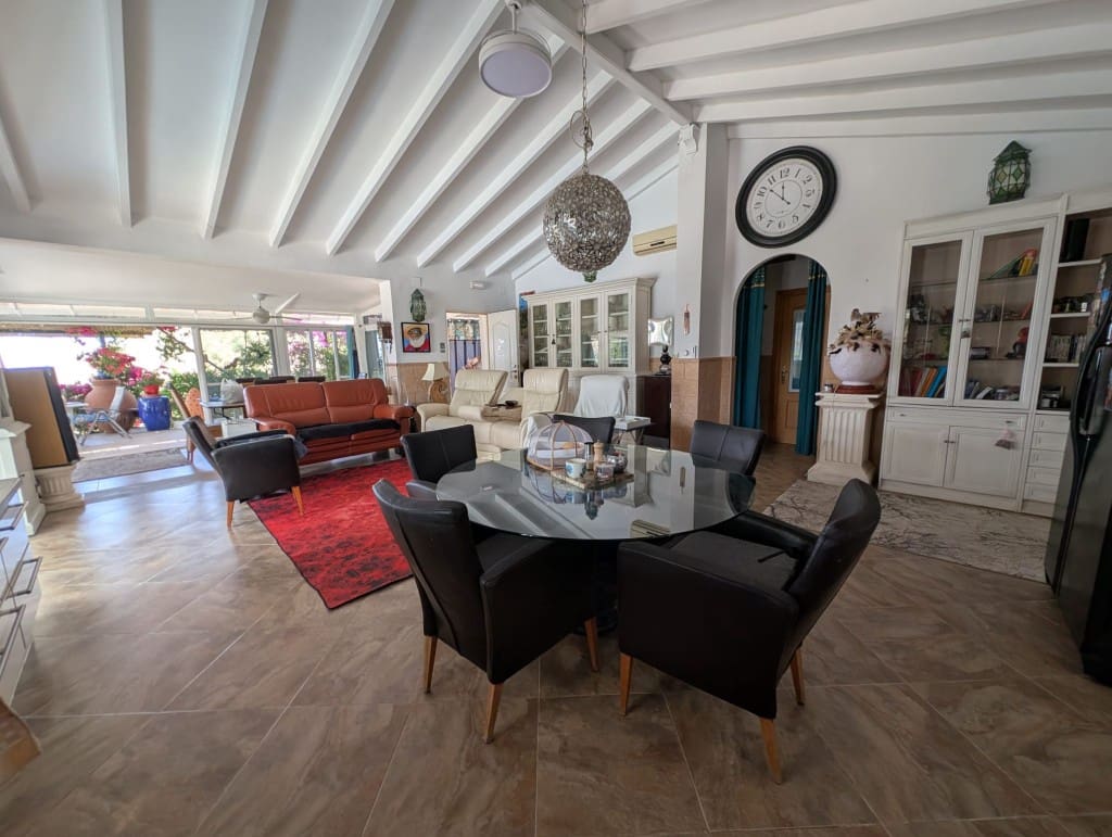 3 soveværelse Finca/Landehus til salg i Arenas med swimmingpool - € 439.000 (Ref: 7784894)