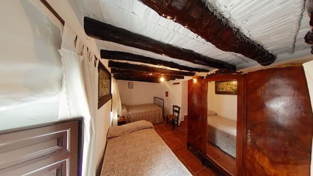 5 makuuhuone Omakotitalo myytävänä paikassa Arenas - 170 000 € (Ref: 7936109)