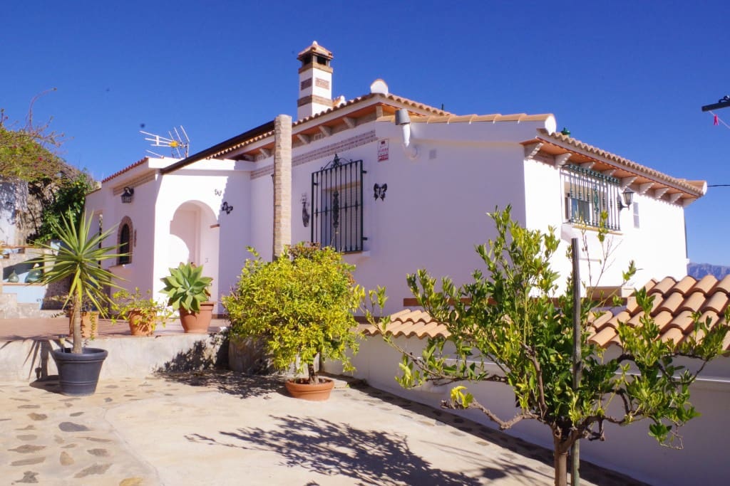 4 soveværelse Finca/Landehus til salg i Arenas med swimmingpool - € 398.000 (Ref: 7958151)