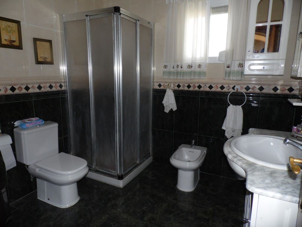 8 soveværelse Villa til salg i Los Romanes med swimmingpool - € 349.000 (Ref: 8103036)