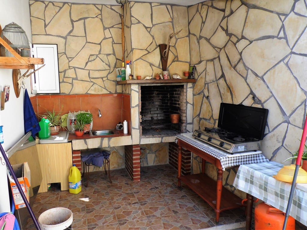 5 soveværelse Finca/Landehus til salg i Canillas de Aceituno med swimmingpool garage - € 360.000 (Ref: 8362250)