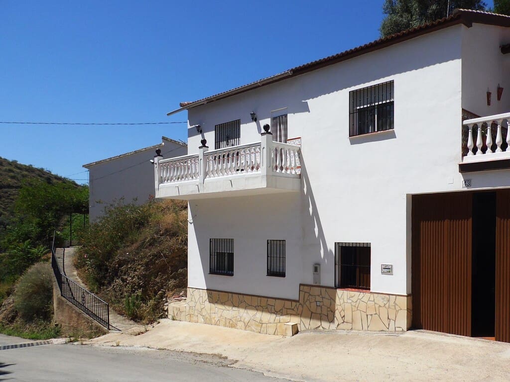 5 bedroom Finca/Country House for sale in Canillas de Aceituno with pool garage - € 378,900 (Ref: 8362250)