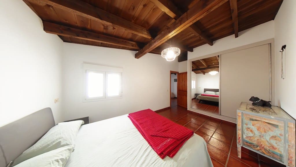 4 sypialnia Finka/Dom wiejski na sprzedaż w Almayate z garażem - 598 000 € (Ref: 8383020)