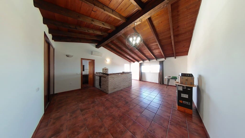 4 sypialnia Finka/Dom wiejski na sprzedaż w Almayate z garażem - 598 000 € (Ref: 8383020)