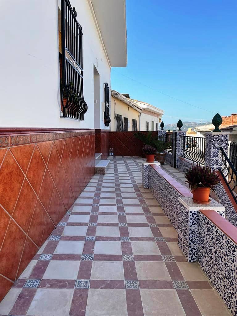 4 sypialnia Willa na sprzedaż w Velez-Malaga - 215 000 € (Ref: 8440276)
