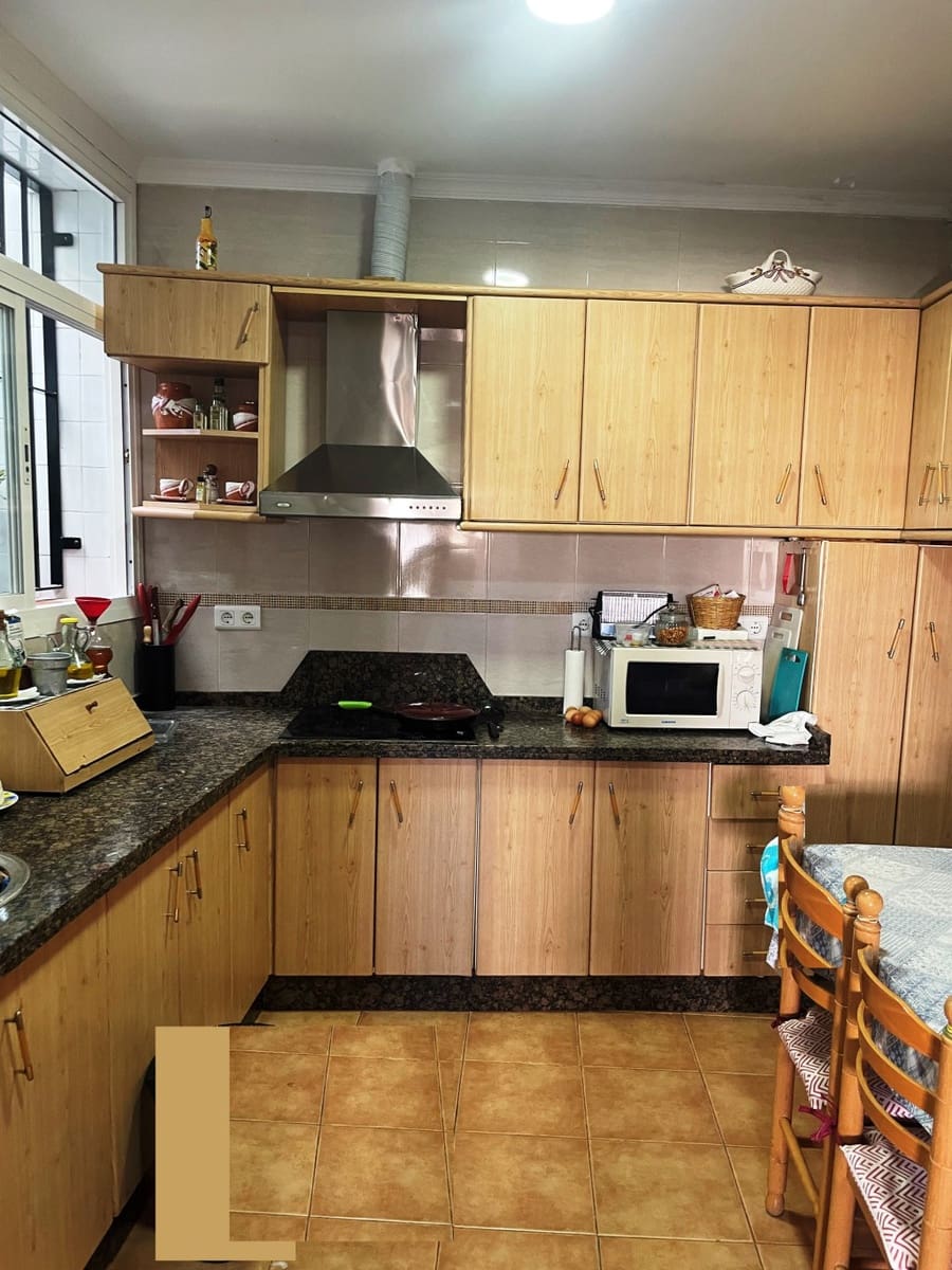 4 sypialnia Willa na sprzedaż w Velez-Malaga - 215 000 € (Ref: 8440276)