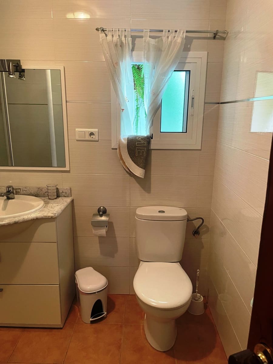 4 sypialnia Willa na sprzedaż w Velez-Malaga - 215 000 € (Ref: 8440276)