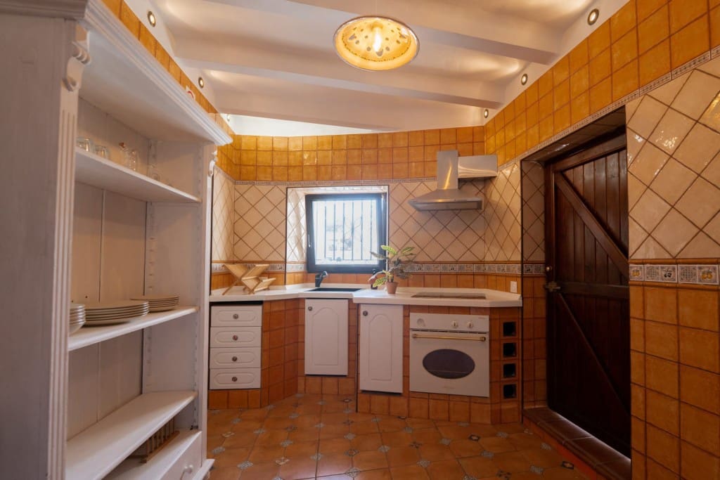 4 soveværelse Villa til salg i Competa - € 295.000 (Ref: 8469987)