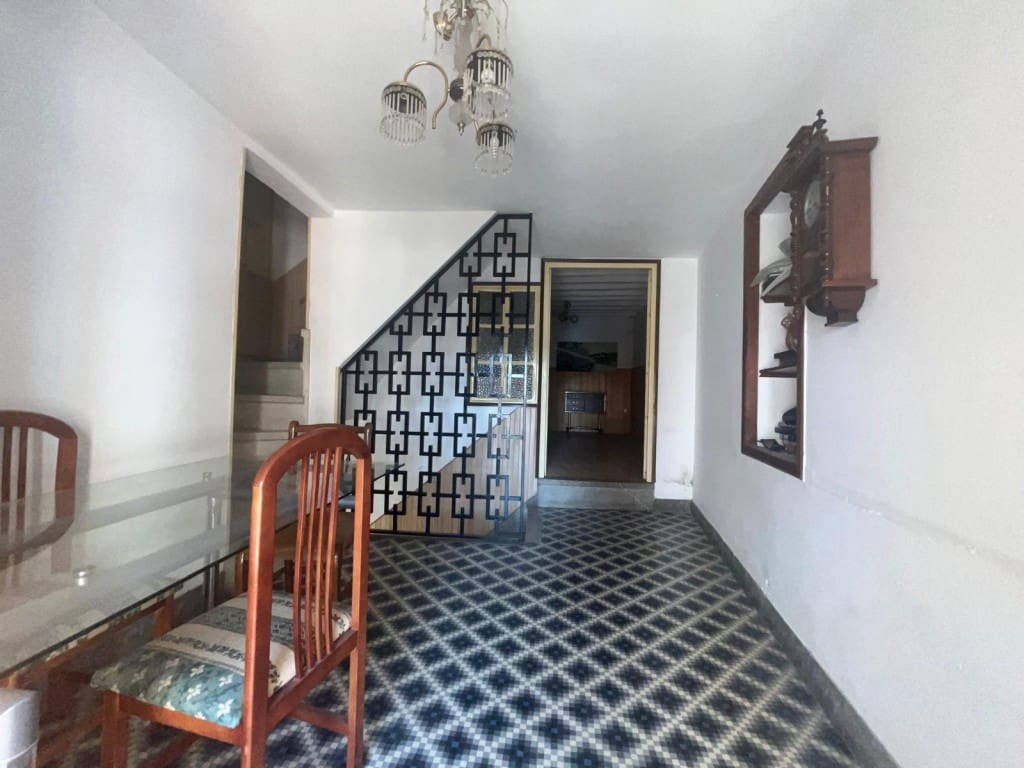 7 soveværelse Byhus til salg i Competa - € 210.000 (Ref: 8546784)