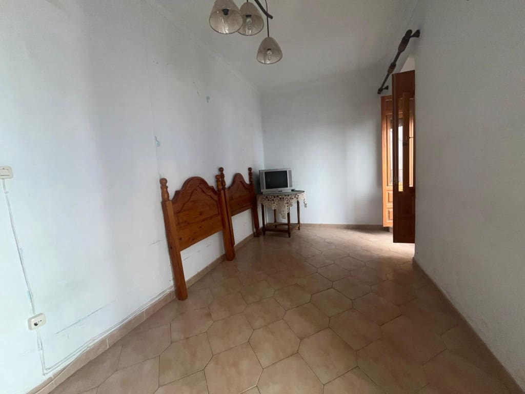 7 soveværelse Byhus til salg i Competa - € 210.000 (Ref: 8546784)