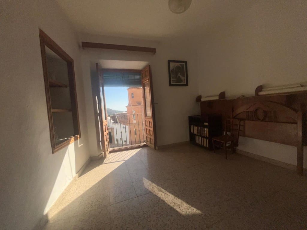 7 soveværelse Byhus til salg i Competa - € 210.000 (Ref: 8546784)