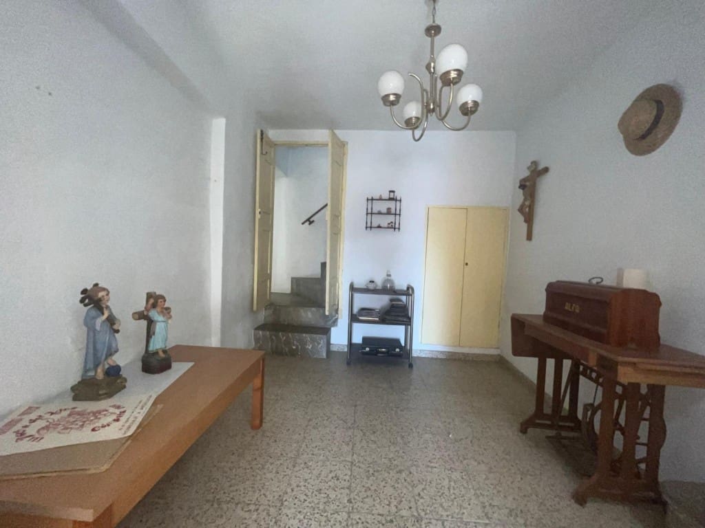 7 soveværelse Byhus til salg i Competa - € 210.000 (Ref: 8546784)