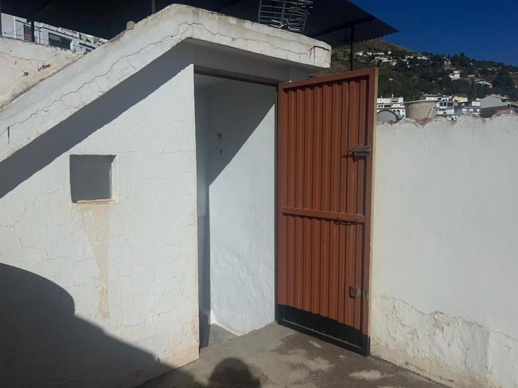 7 soveværelse Byhus til salg i Competa - € 210.000 (Ref: 8546784)