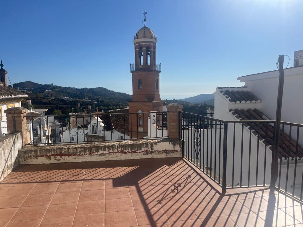 7 soveværelse Byhus til salg i Competa - € 210.000 (Ref: 8546784)