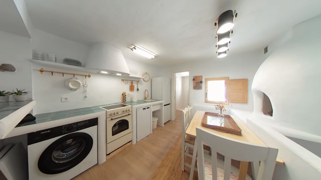 4 soveværelse Byhus til salg i Salares - € 170.000 (Ref: 8681979)