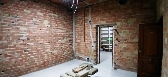 Kommersiell til salgs i Nerja - € 110 000 (Ref: 8854489)