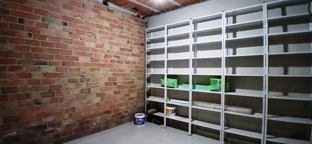 Kommersiell til salgs i Nerja - € 110 000 (Ref: 8854489)