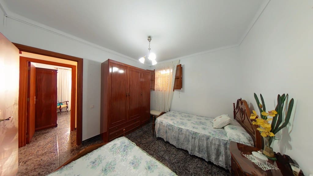 6 bedroom Townhouse for sale in Algarrobo - € 255,000 (Ref: 9016782)