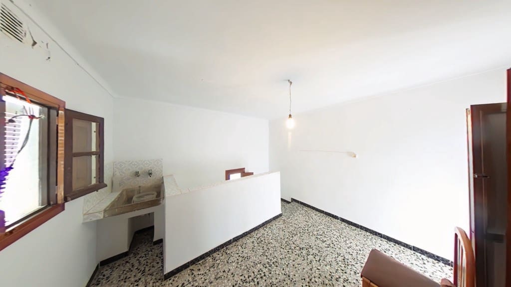 6 bedroom Townhouse for sale in Algarrobo - € 255,000 (Ref: 9016782)