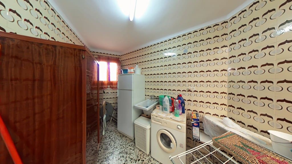 6 bedroom Townhouse for sale in Algarrobo - € 255,000 (Ref: 9016782)