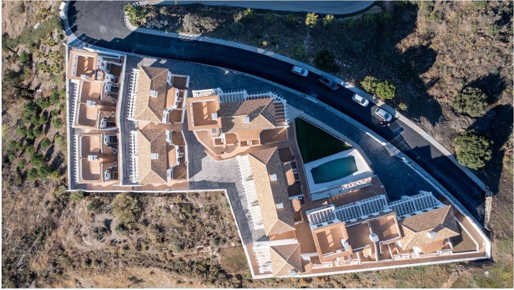 2 slaapkamer Huis te koop in Torrox-Costa met zwembad garage - € 347.500 (Ref: 9037682)