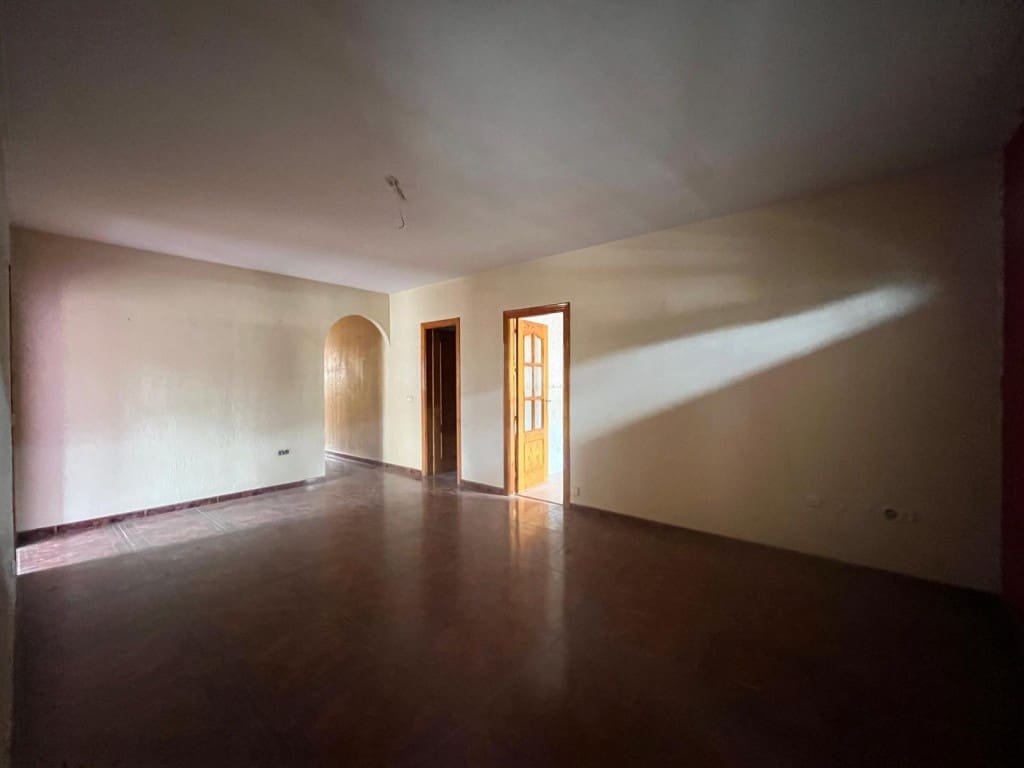 3 bedroom Villa for sale in Algarrobo with garage - € 265,000 (Ref: 9096011)