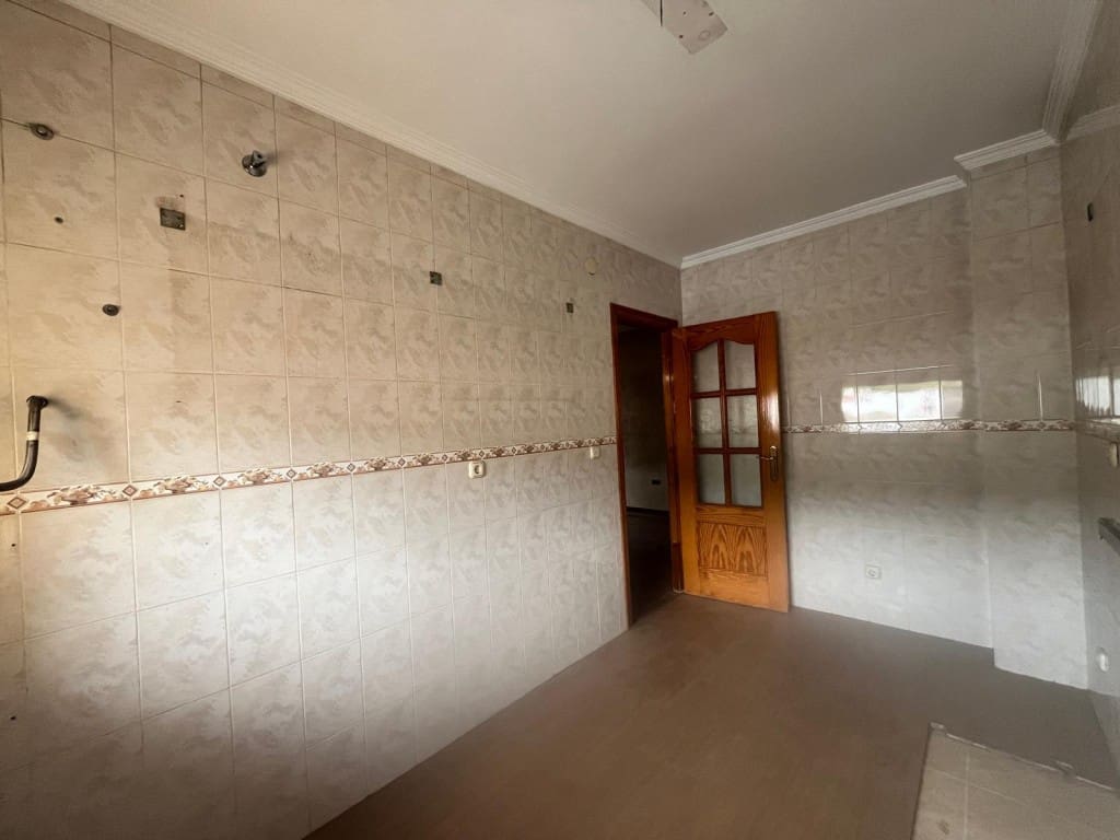 3 bedroom Villa for sale in Algarrobo with garage - € 265,000 (Ref: 9096011)