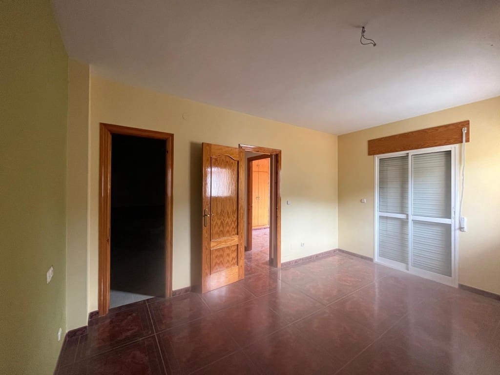 3 bedroom Villa for sale in Algarrobo with garage - € 265,000 (Ref: 9096011)